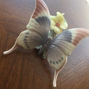 Meet your Posher, Mmaria